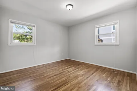 $500,000 | 909 First Street, Rockville, MD 20850