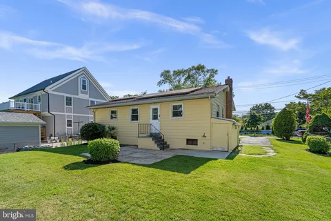 $500,000 | 909 First Street, Rockville, MD 20850