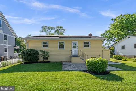 $500,000 | 909 First Street, Rockville, MD 20850