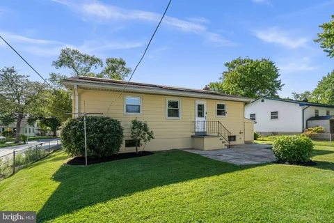 $500,000 | 909 First Street, Rockville, MD 20850
