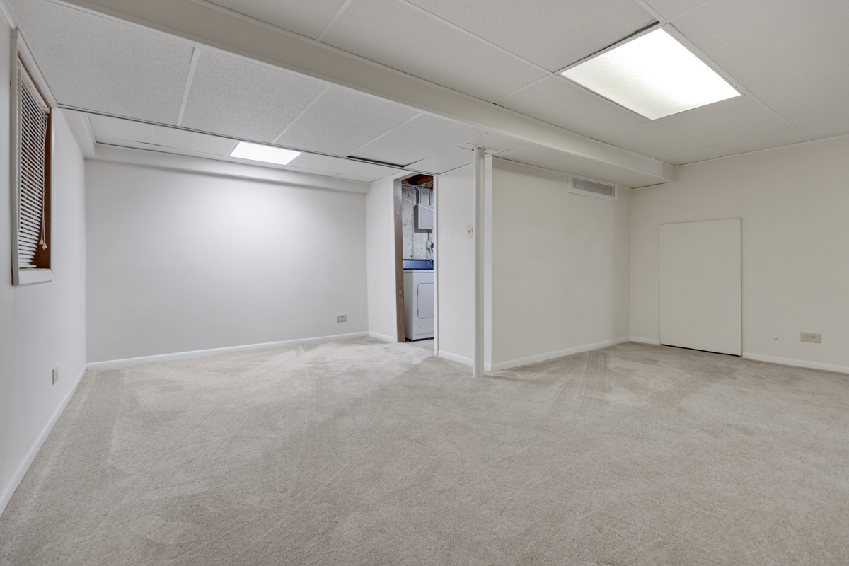 262 Inverrary Lane Deerfield, IL 60015 - Photo 21 of 26 a view of an empty room