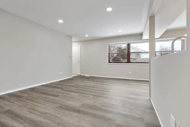 $2,400 | 262 Inverrary Lane, Deerfield, IL 60015