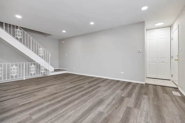 $2,400 | 262 Inverrary Lane, Deerfield, IL 60015