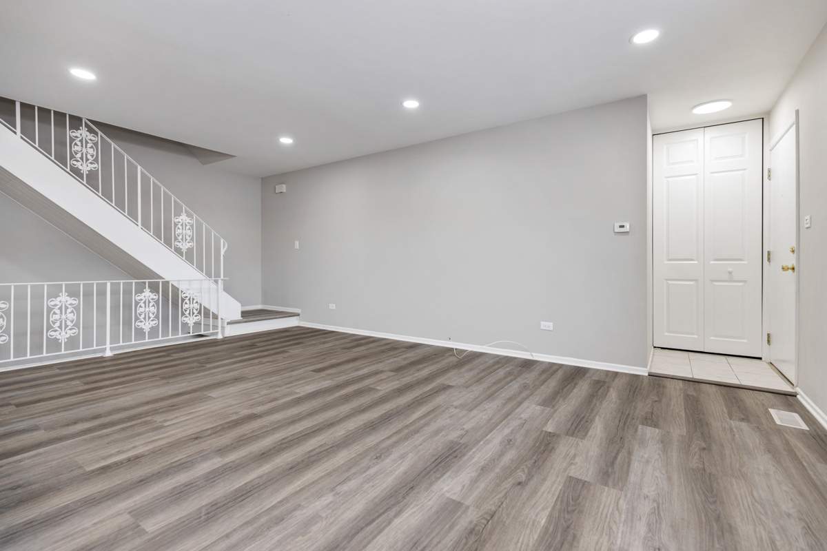 262 Inverrary Lane Deerfield, IL 60015 - Photo 5 of 26 a view of an entryway with wooden floor