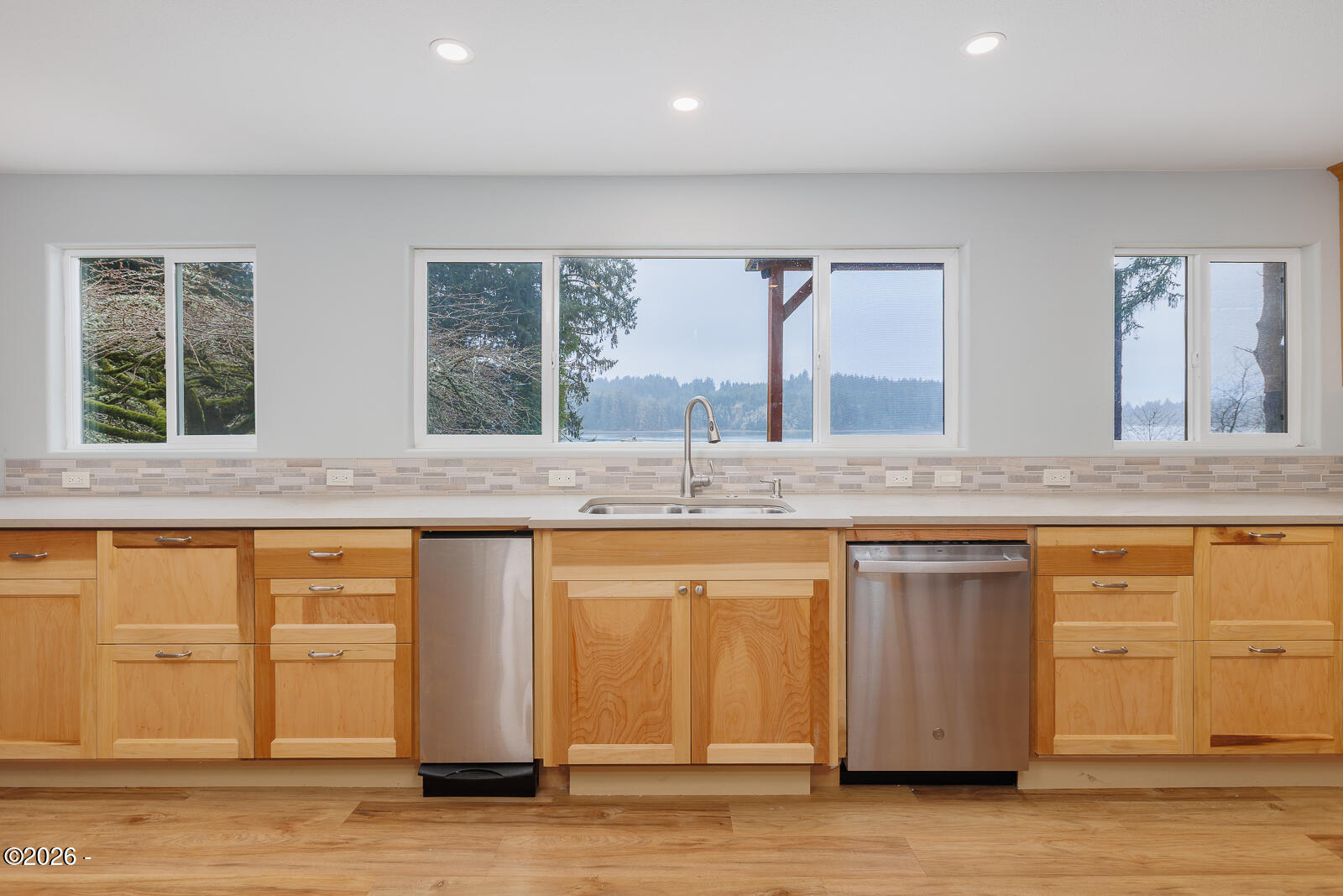 3823 Yaquina Bay Road Newport, OR 97365 - Photo 18 of 68 Web-16