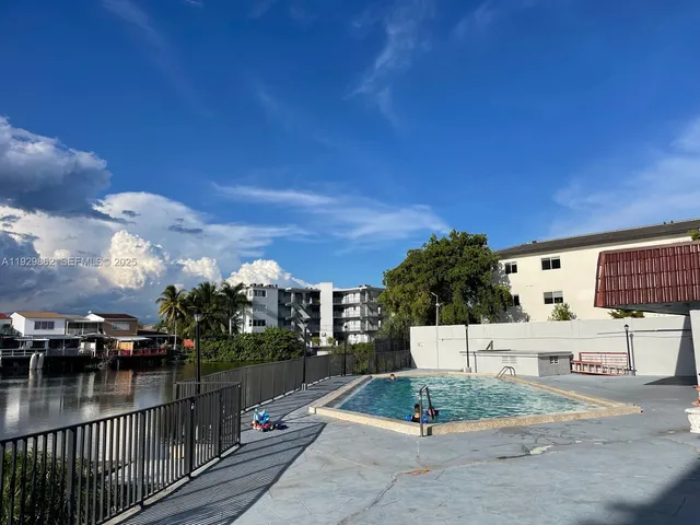 $2,000 | 1335 West 68th Street, Unit 106, Hialeah, FL 33014