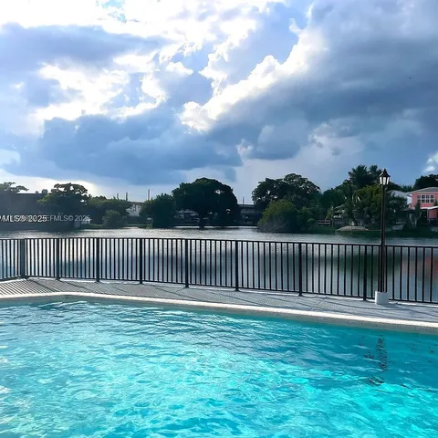 $2,000 | 1335 West 68th Street, Unit 106, Hialeah, FL 33014