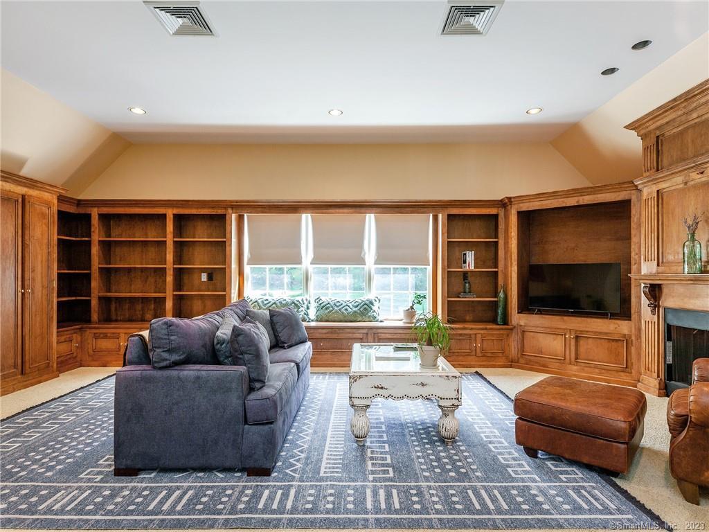 160 A North Street Roxbury, CT 06783 - Photo 4 of 14