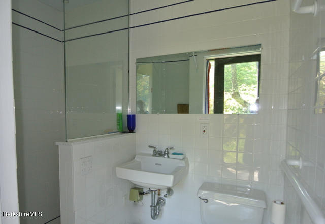 161 Reservoir Road Richmond, MA 01254 - Photo 27 of 35 Studio bathroom