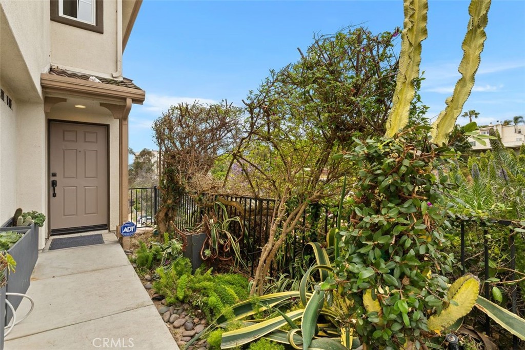 3184 Harbor Ridge Lane San Diego, CA 92103 - Photo 2 of 42