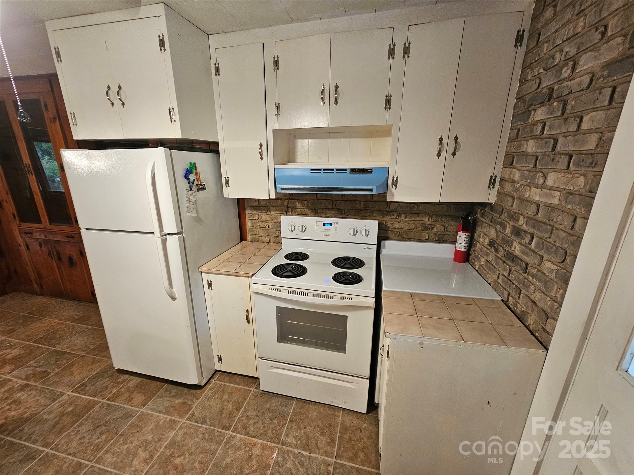 573 Uptons Landing Road, Unit 79 Marion, NC 28752 - Photo 11 of 32