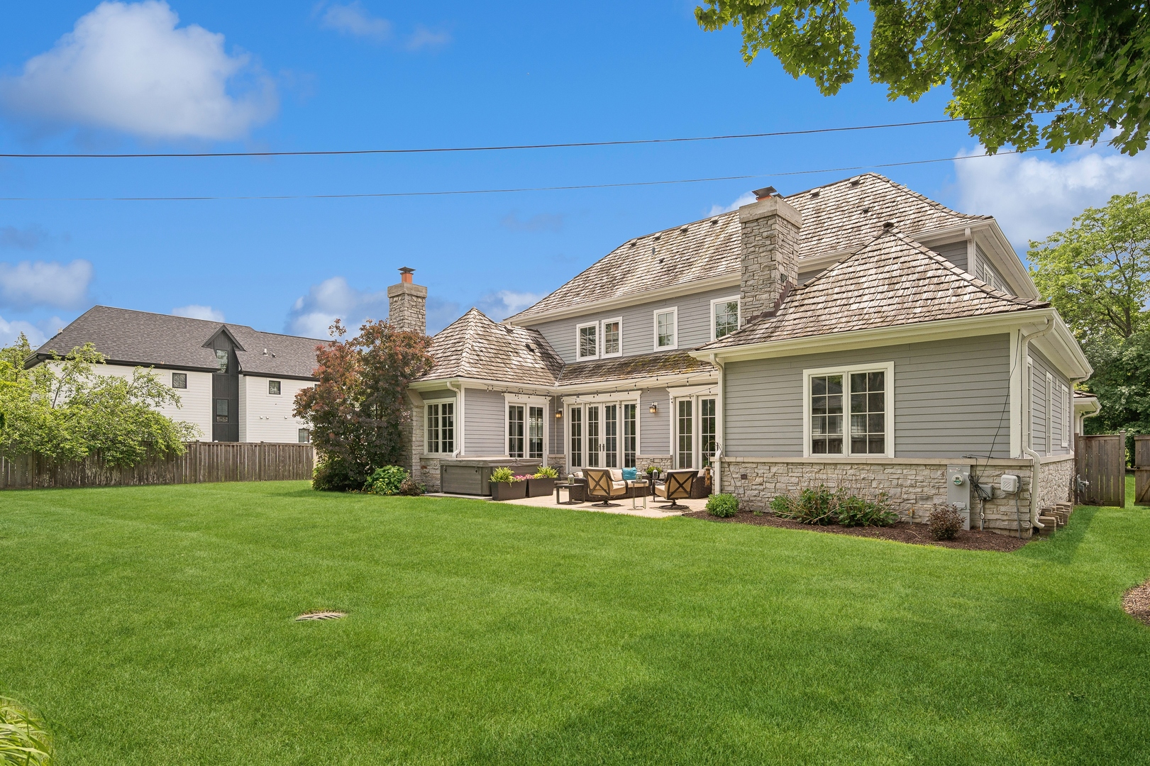 2548 Glenview Road Glenview, IL 60025 - Photo 33 of 39 a front view of a house with garden