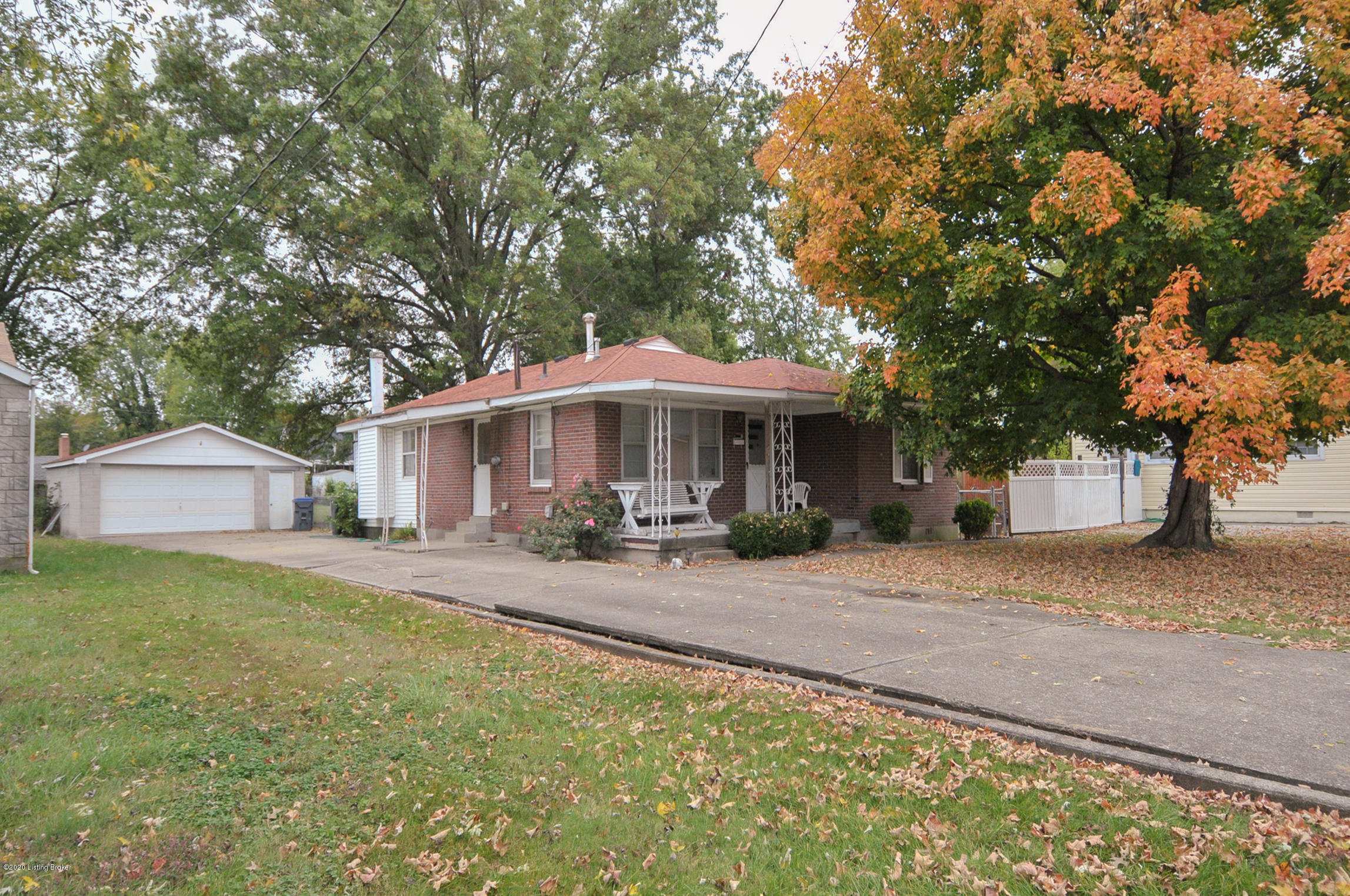 8212 Kerry Road Louisville, KY 40258 - Photo 1 of 30 1-8212KerryRd