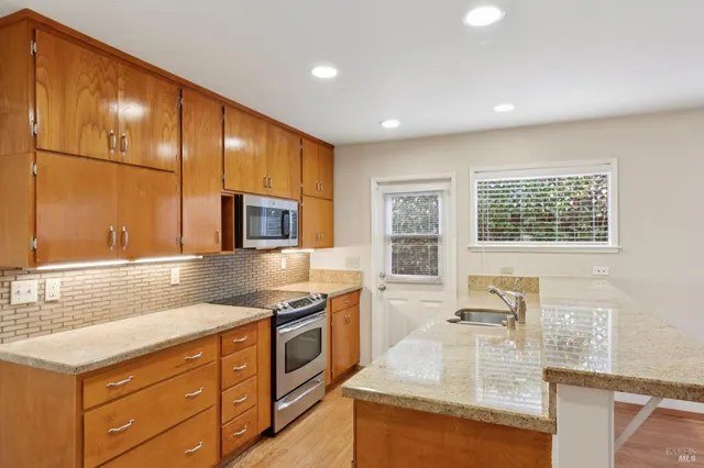 $975,000 | 561 Olive Avenue, Novato, CA 94945