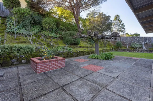 $975,000 | 561 Olive Avenue, Novato, CA 94945