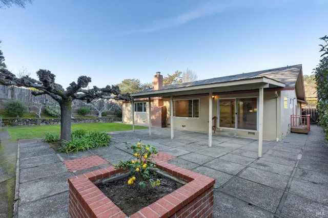 $975,000 | 561 Olive Avenue, Novato, CA 94945