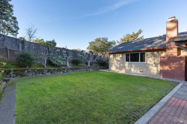 $975,000 | 561 Olive Avenue, Novato, CA 94945