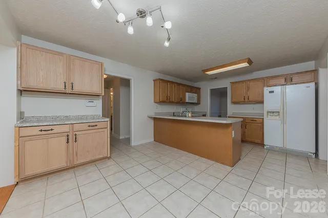 $2,000 | 110 Mendover Drive, Jacksonville, NC 28546