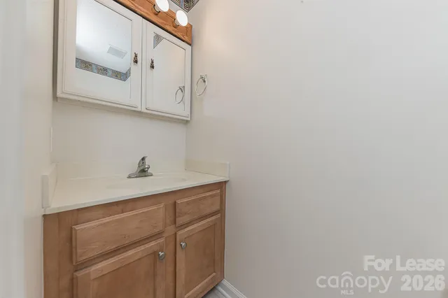 $2,000 | 110 Mendover Drive, Jacksonville, NC 28546