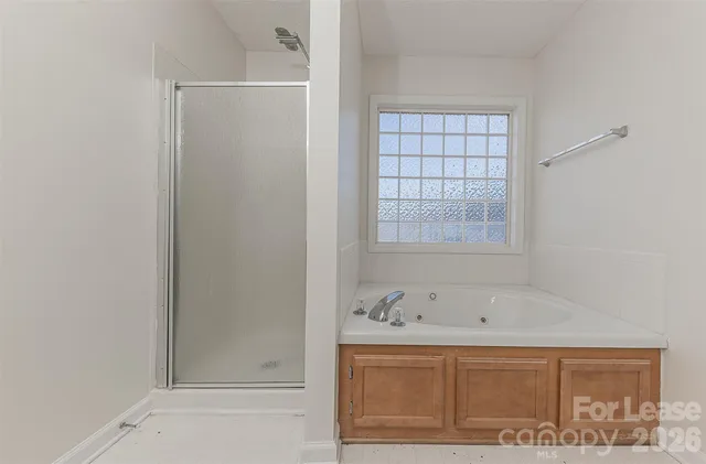 $2,000 | 110 Mendover Drive, Jacksonville, NC 28546