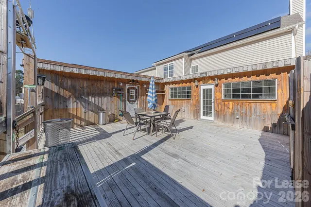 $2,000 | 110 Mendover Drive, Jacksonville, NC 28546