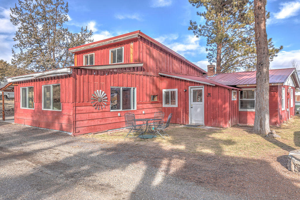 1145 South Rimrock Road Prineville, OR 97754 - Photo 2 of 28 090A5818_19_20_21_22