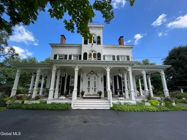 $1,139,050 | 1110 River Road, Schodack, NY 12156