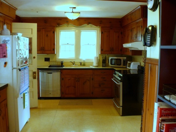 11 Raingley Road Greenfield, MA 01301 - Photo 4 of 23 Gallery Image 4