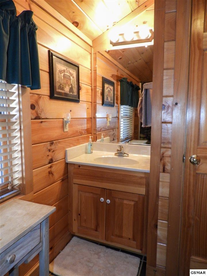 2039 Ridgecrest Loop Lane Sevierville, TN 37876 - Photo 16 of 35 Gallery Image 16