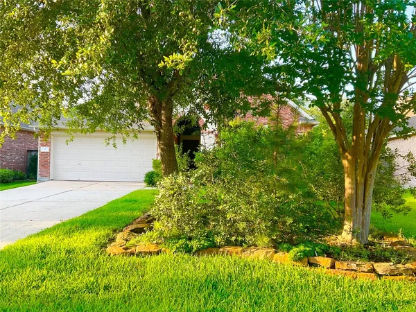 $2,800 | 6 Dragon Hill Place, The Woodlands, TX 77381