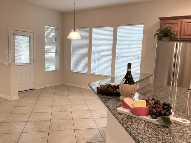 $2,900 | 6 Dragon Hill Place, The Woodlands, TX 77381