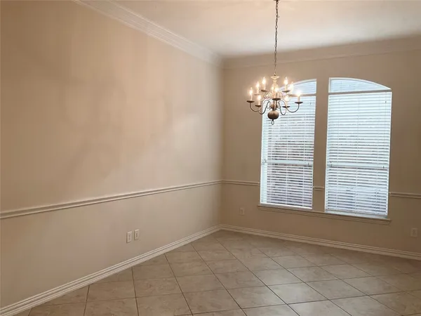 $2,800 | 6 Dragon Hill Place, The Woodlands, TX 77381