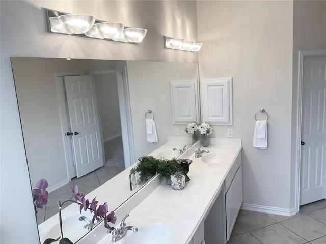 $2,900 | 6 Dragon Hill Place, The Woodlands, TX 77381