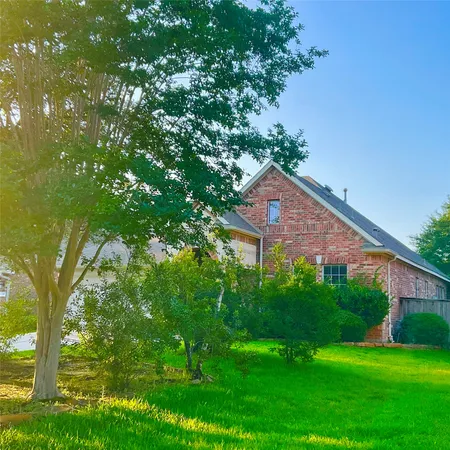 $2,800 | 6 Dragon Hill Place, The Woodlands, TX 77381