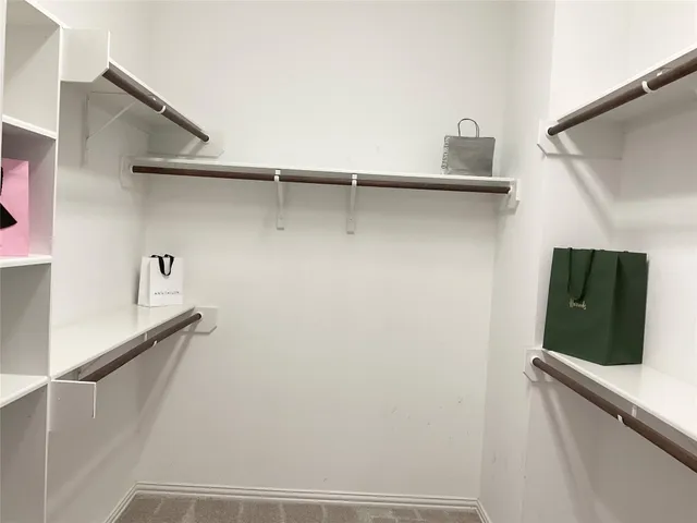 $2,900 | 6 Dragon Hill Place, The Woodlands, TX 77381