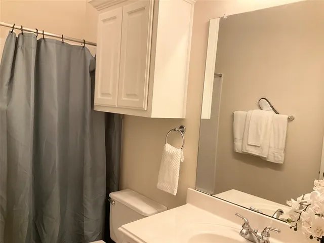 $2,900 | 6 Dragon Hill Place, The Woodlands, TX 77381