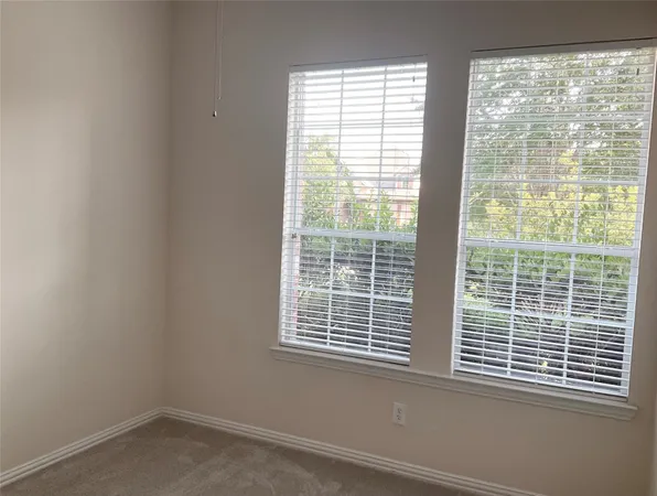 $2,800 | 6 Dragon Hill Place, The Woodlands, TX 77381