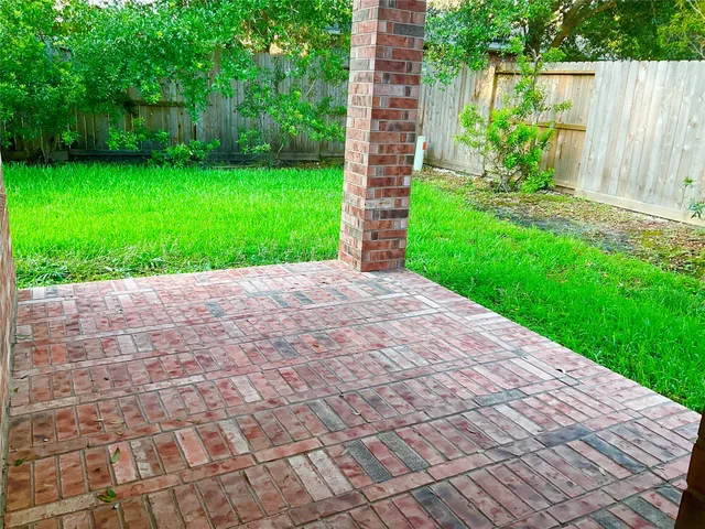 $2,900 | 6 Dragon Hill Place, The Woodlands, TX 77381