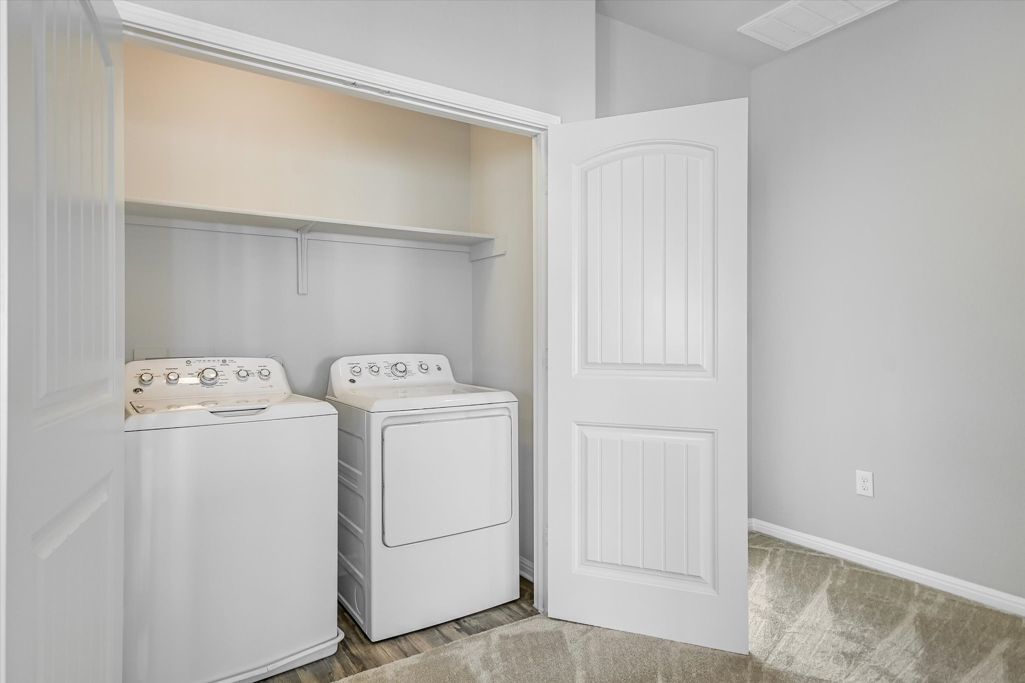 516 East Slaughter Lane, Unit 604 Austin, TX 78744 - Photo 26 of 35 a utility room with dryer and washer