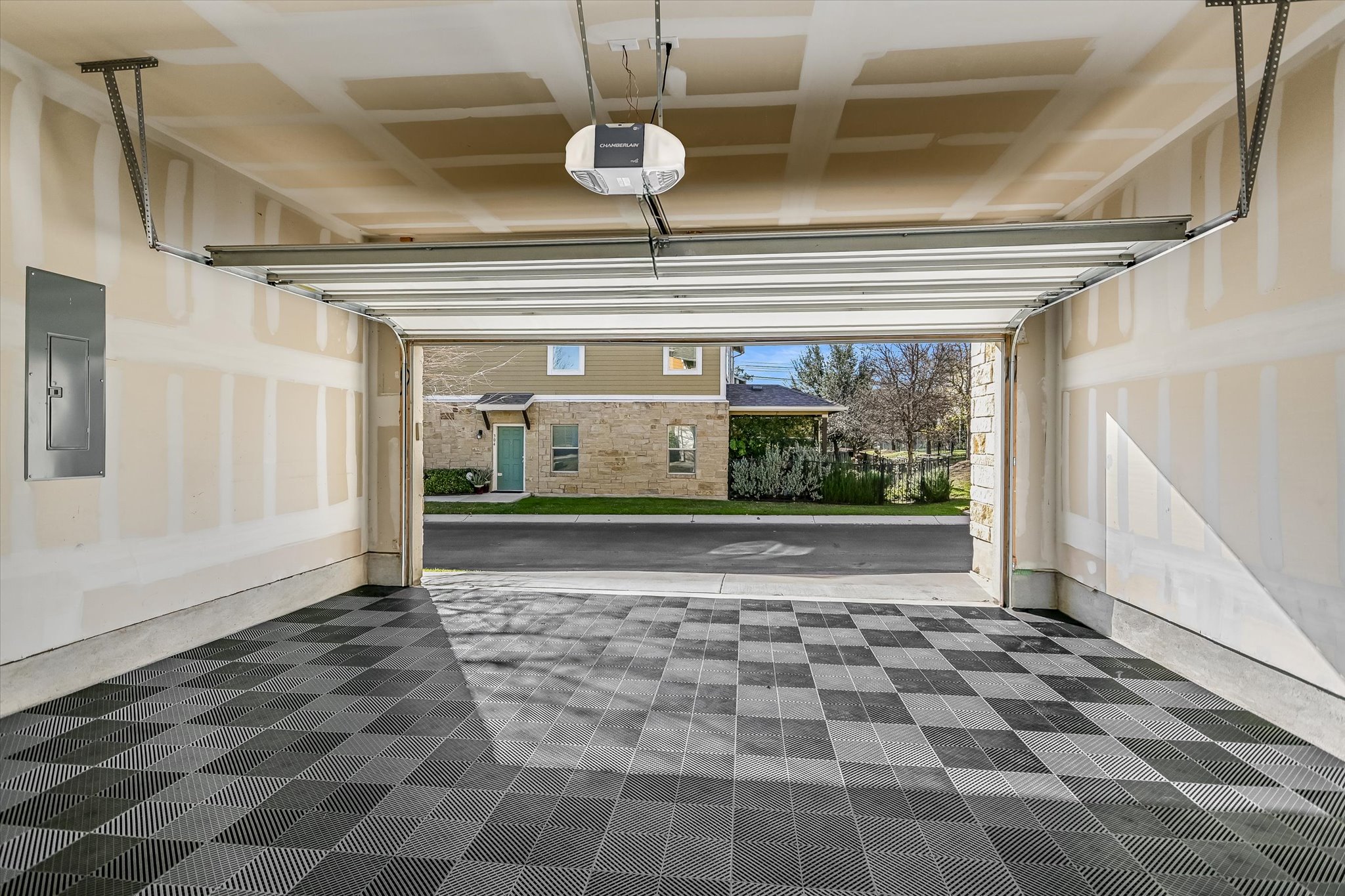 516 East Slaughter Lane, Unit 604 Austin, TX 78744 - Photo 31 of 35 a view of an entryway