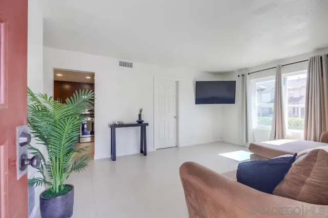 $689,000 | 1939 Manzana Way, San Diego, CA 92139