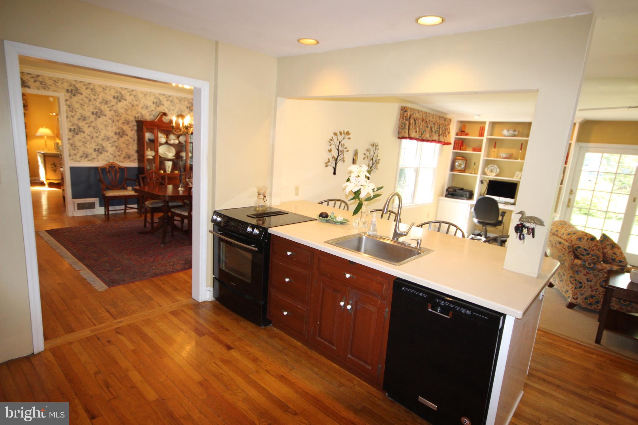 1008 Evergreen Road Yardley, PA 19067 - Photo 37 of 74 breakfast bar w/seating plus additional cabinet