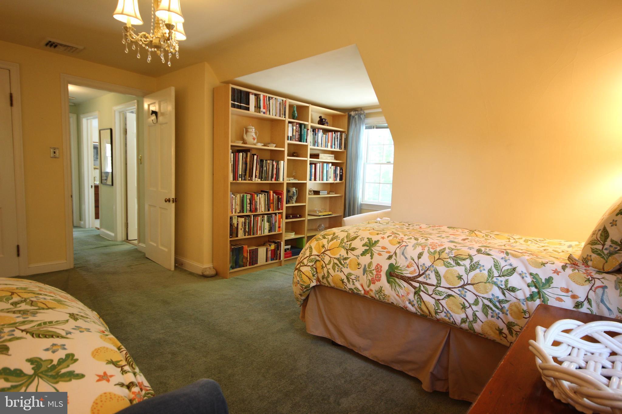 1008 Evergreen Road Yardley, PA 19067 - Photo 53 of 74 bookshelves stay!