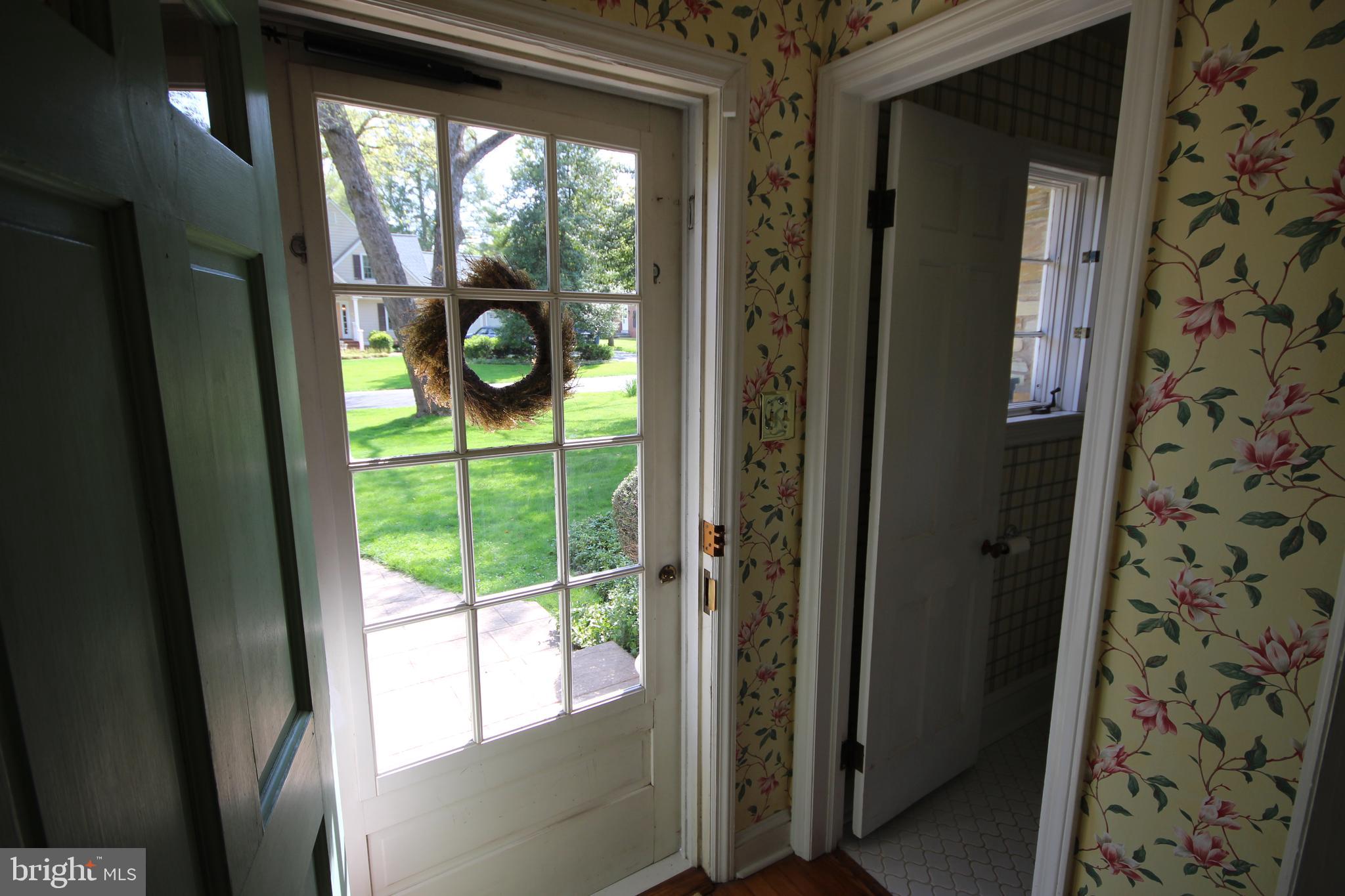 1008 Evergreen Road Yardley, PA 19067 - Photo 7 of 74 front entry to Vestibule