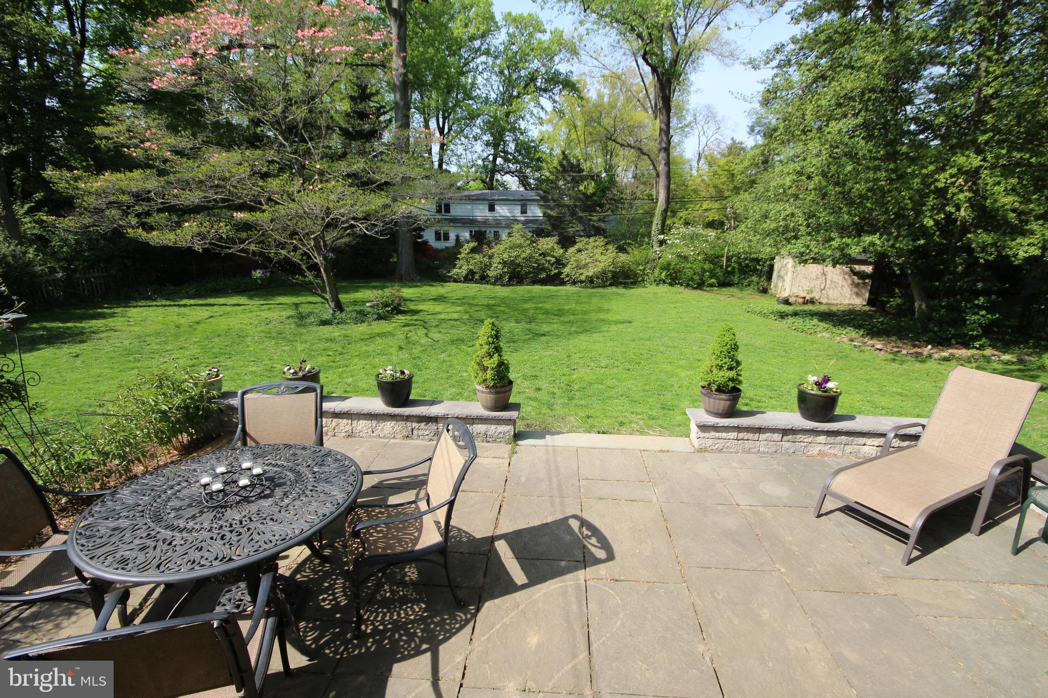 1008 Evergreen Road Yardley, PA 19067 - Photo 64 of 74 seating wall