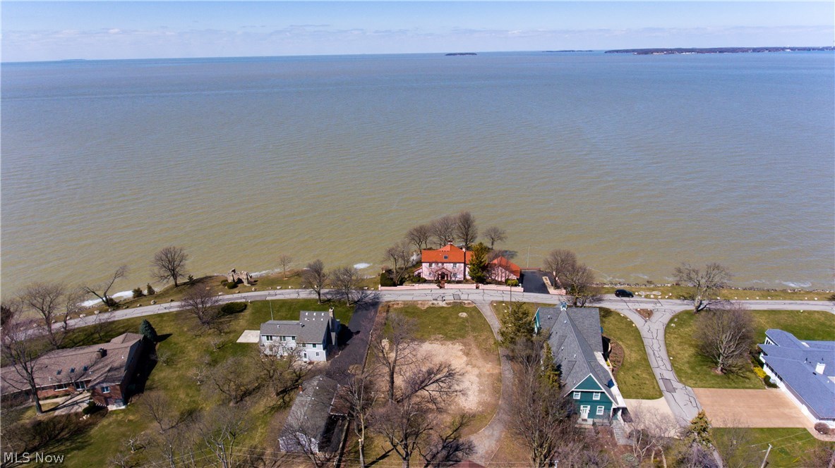 4568 East Cliff Road Port Clinton, OH 43452 - Photo 3 of 14 Gallery Image 3