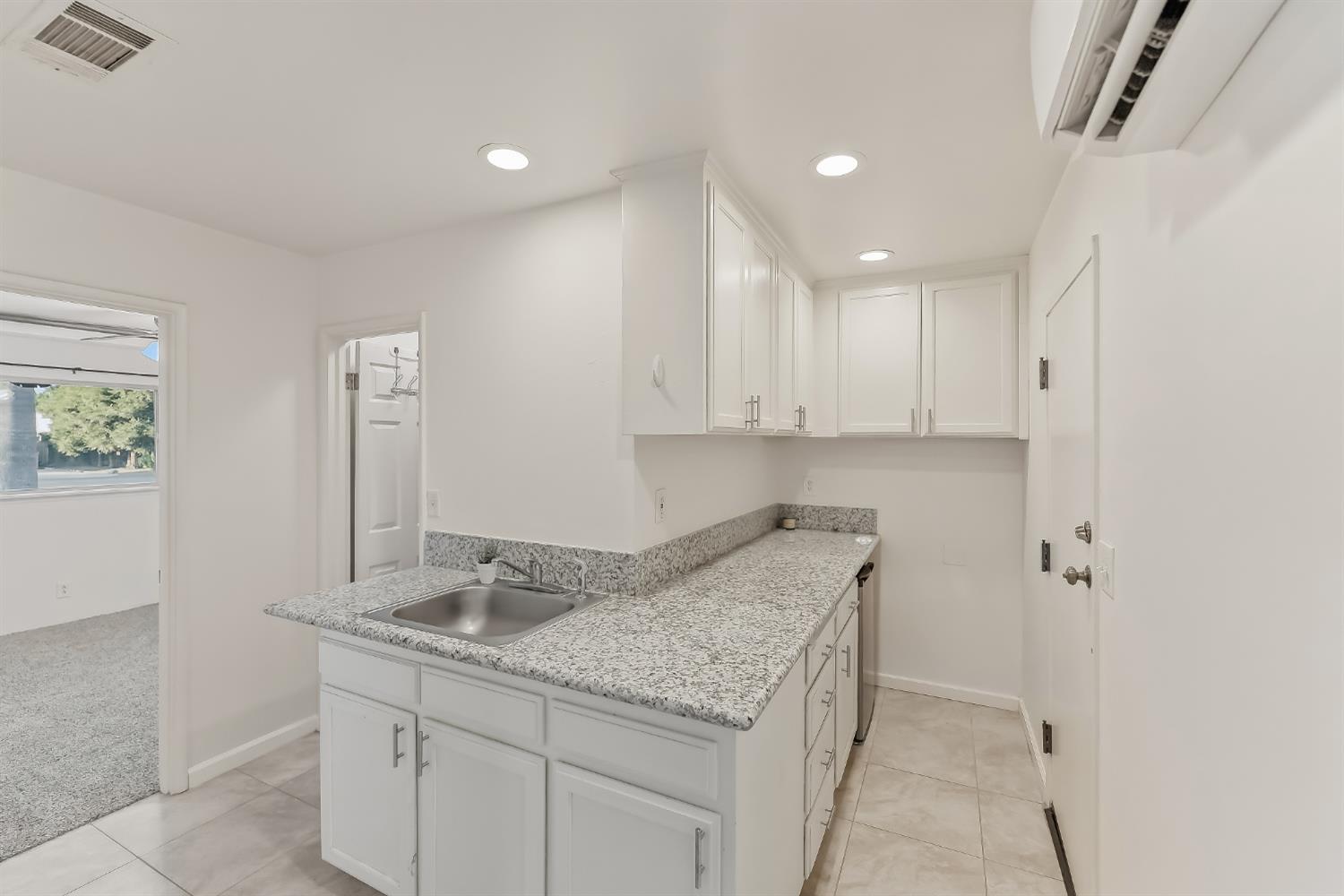 4730 East Richert Avenue Fresno, CA 93726 - Photo 17 of 26