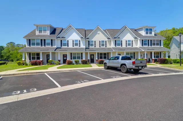 $304,900 | 315 Flyway Road, Goose Creek, SC 29445