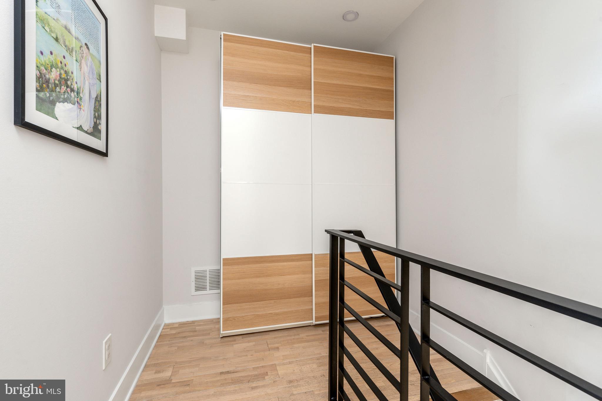 1733 Carpenter Street, Unit D Philadelphia, PA 19146 - Photo 14 of 37 a view of an entryway