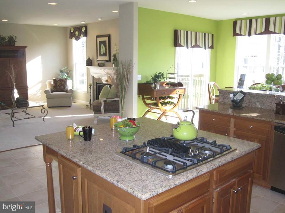 14708 Bell Tower Road Woodbridge, VA 22193 - Photo 11 of 30 Kitchen